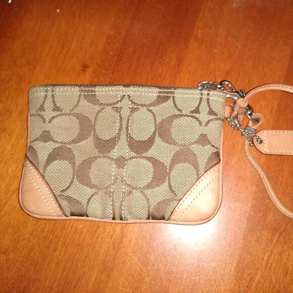 Coach Corner Zip Wristlet in Signature Canvas - Picture 1 of 9